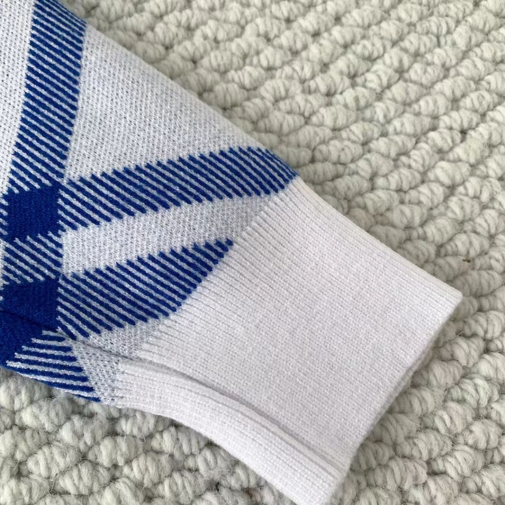 Burberry Blue and White Checkered Crewneck Sweater - Picture 7 of 9